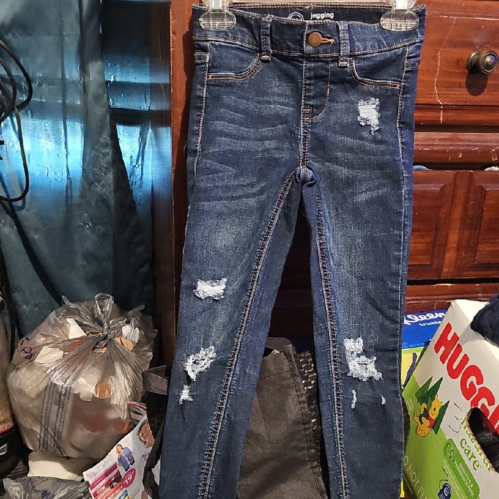 !!.                  Girls S(6-6X) Blue Distressed  Jeggings